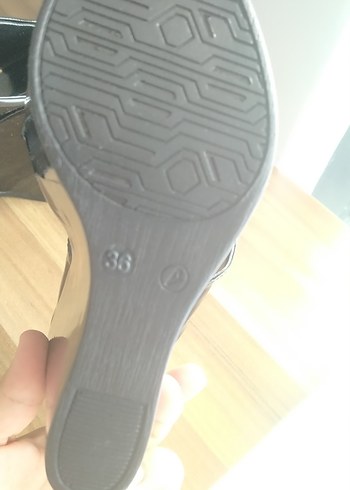 Siyah Parlak Platform Topuklu Kadın Ayakkabı - Görsel 5