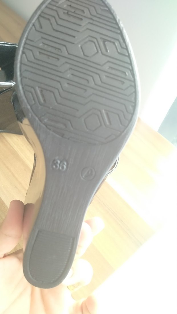 Siyah Parlak Platform Topuklu Kadın Ayakkabı - Görsel 5