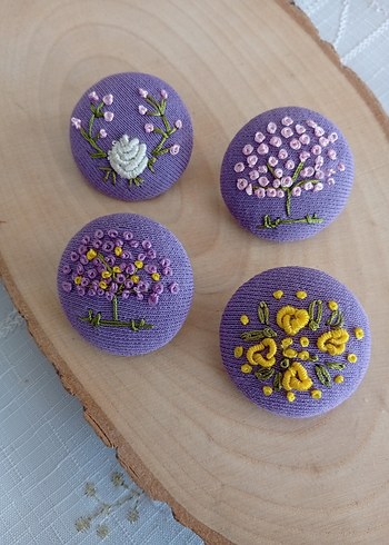 El işlemeli Çiçek yaka iğnesi - Görsel 3