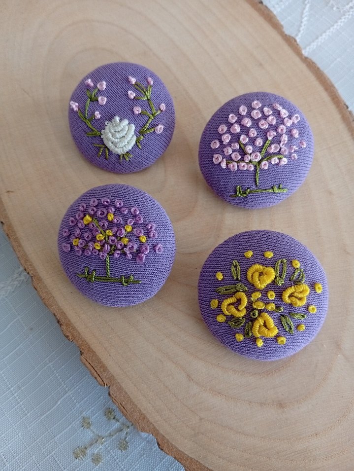 El işlemeli Çiçek yaka iğnesi - Görsel 3