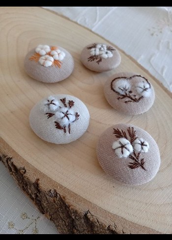 Pamuk Çiçeği İşlemeli Broş - Görsel 3