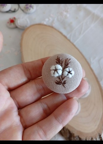 Pamuk Çiçeği İşlemeli Broş - Görsel 4