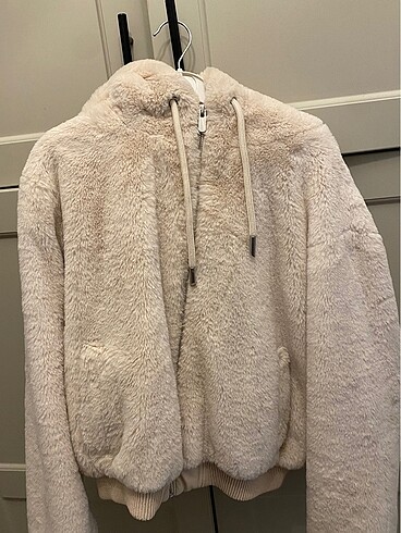 ZARA SUNİ KÜRK KAPÜŞONLU CEKET