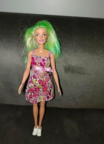 Beden Renk Barbie bebek kız çocuklarının favorisi