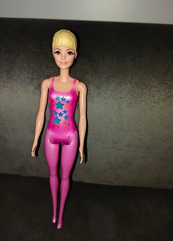 Barbie yüzücü bebek oyuncaklarımın hepsi orjinaldir