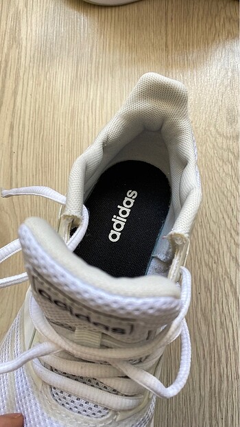 38 Beden beyaz Renk Adidas spor ayakkabı