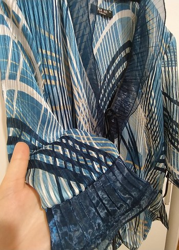 Mavi Pilili kol ve yaka detaylı vatkalı ceket - Görsel 3