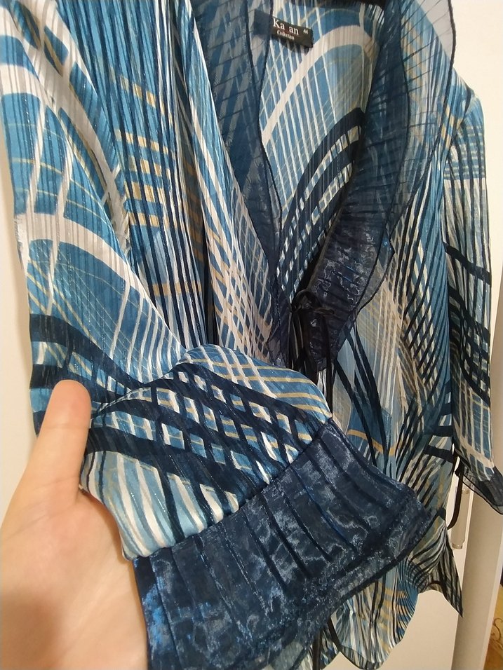 Mavi Pilili kol ve yaka detaylı vatkalı ceket - Görsel 3