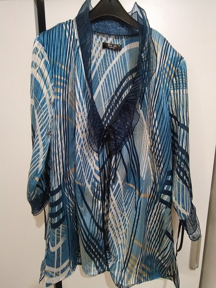 Mavi Pilili kol ve yaka detaylı vatkalı ceket - Görsel 2