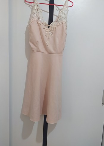 Bej Midi Dantel Detaylı V Yaka Elbise - Görsel 3