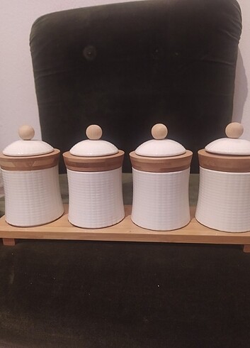 Bambu standlı 4 lü baharatlık seti 