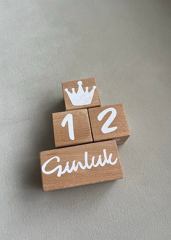 Beyaz Ahşap Yaş Küpleri çekim için - Görsel 4