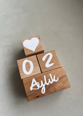 Beyaz Ahşap Yaş Küpleri çekim için - Görsel 2