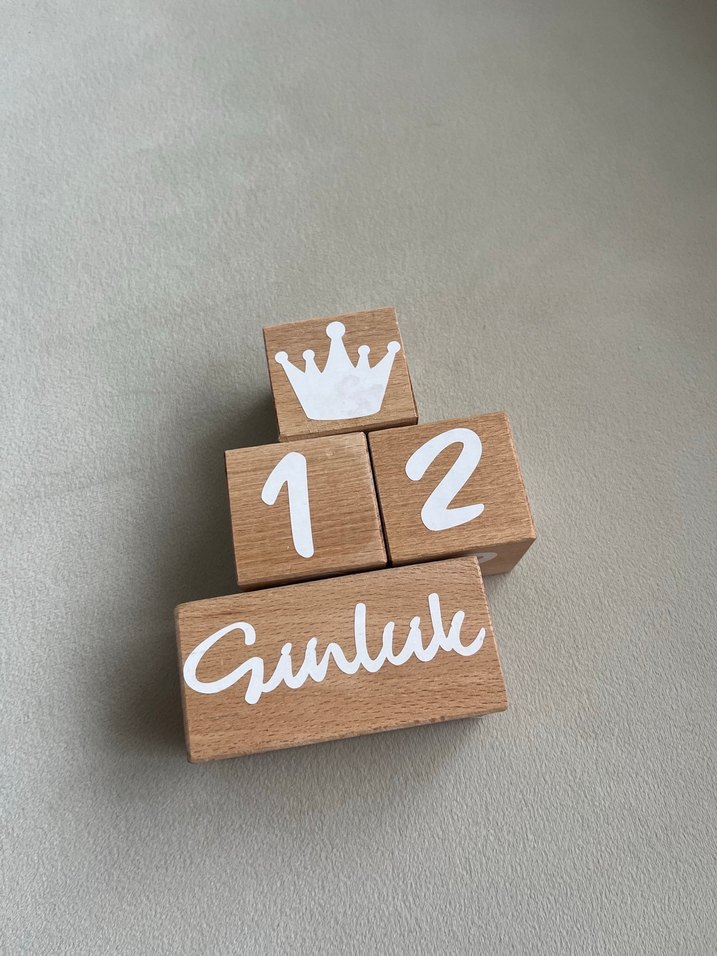 Beyaz Ahşap Yaş Küpleri çekim için - Görsel 4