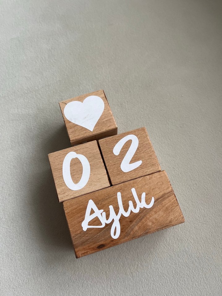 Beyaz Ahşap Yaş Küpleri çekim için - Görsel 2