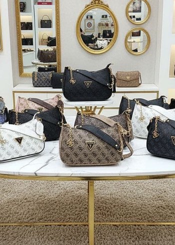 Guess Zincir Detaylı Gri Kadın Çanta