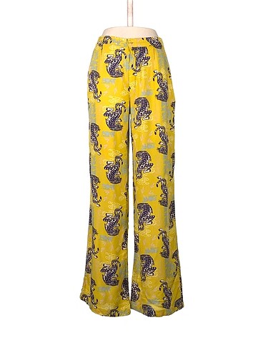 Batik Kumaş Pantolon %70 İndirimli.