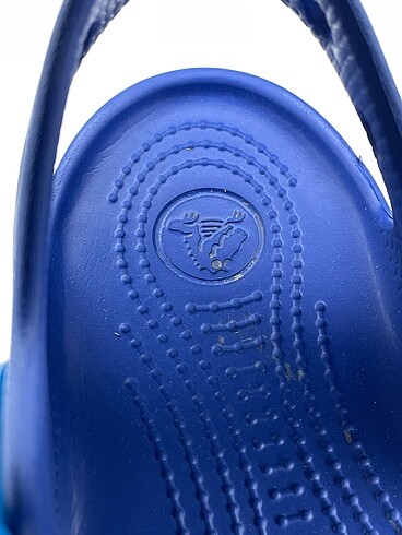 33 Beden mor Renk Crocs Sandalet %70 İndirimli.