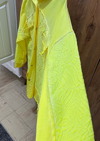 Sarı Kapüşonlu Mini Gömlek - Görsel 3