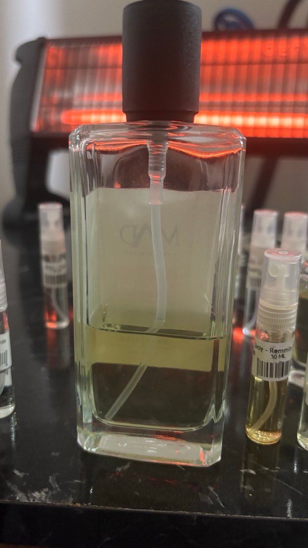 MAD Parfüm Kadınlar İçin Çiçek Kokusu 100 ml - Görsel 3