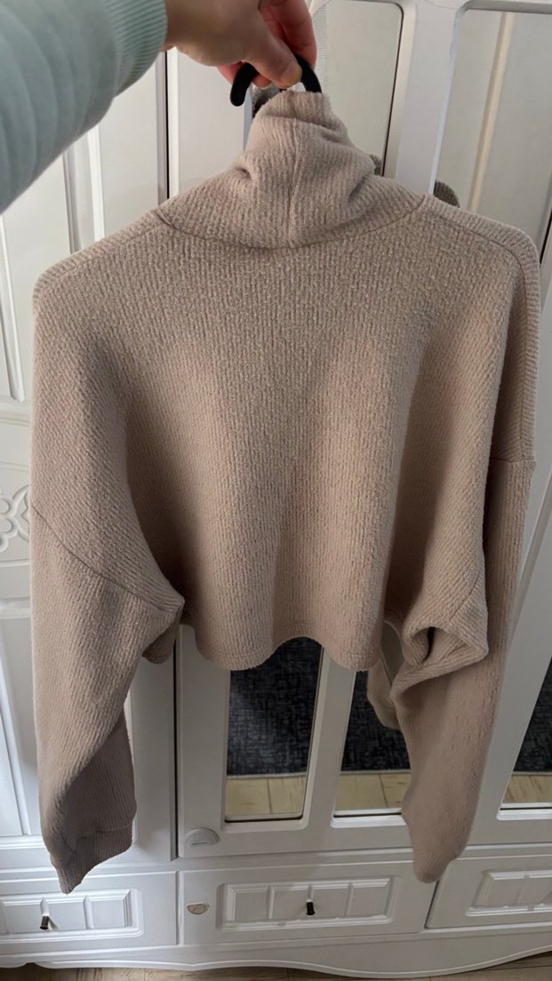 Beyaz Boğazlı Uzun Kollu İnce Triko Kazak - Görsel 3