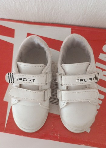 24 Beden Beyaz Erkek Çocuk Cırt Cırtlı Sneaker
