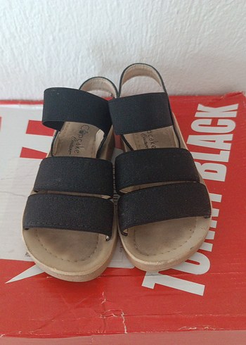Kadın Siyah Dolgu Topuklu Sandalet Velcro