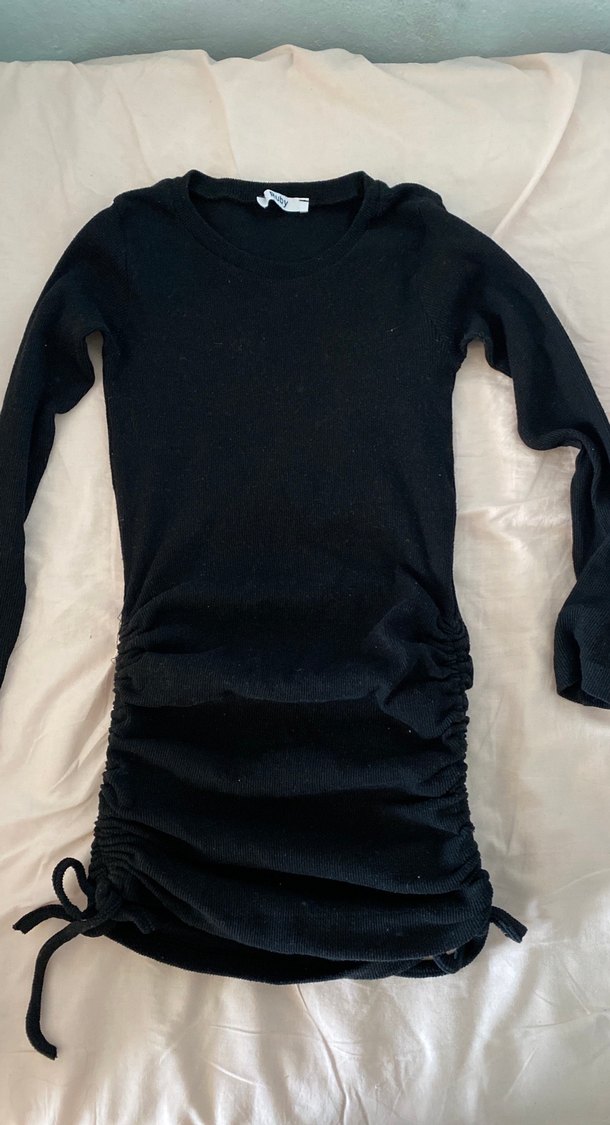 Siyah Uzun Kollu büzgülü elbise - Görsel 2