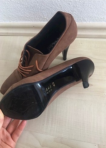Zara Kahverengi Süet Stiletto Topuklu Kadın Ayakkabı