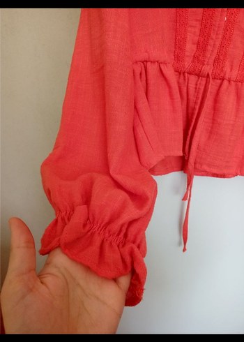 Kırmızı Nakışlı V Yakalı Keten Bluz - Görsel 6