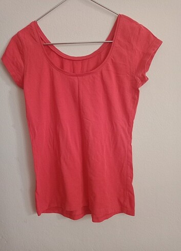 Pembe renkli t-shirt 