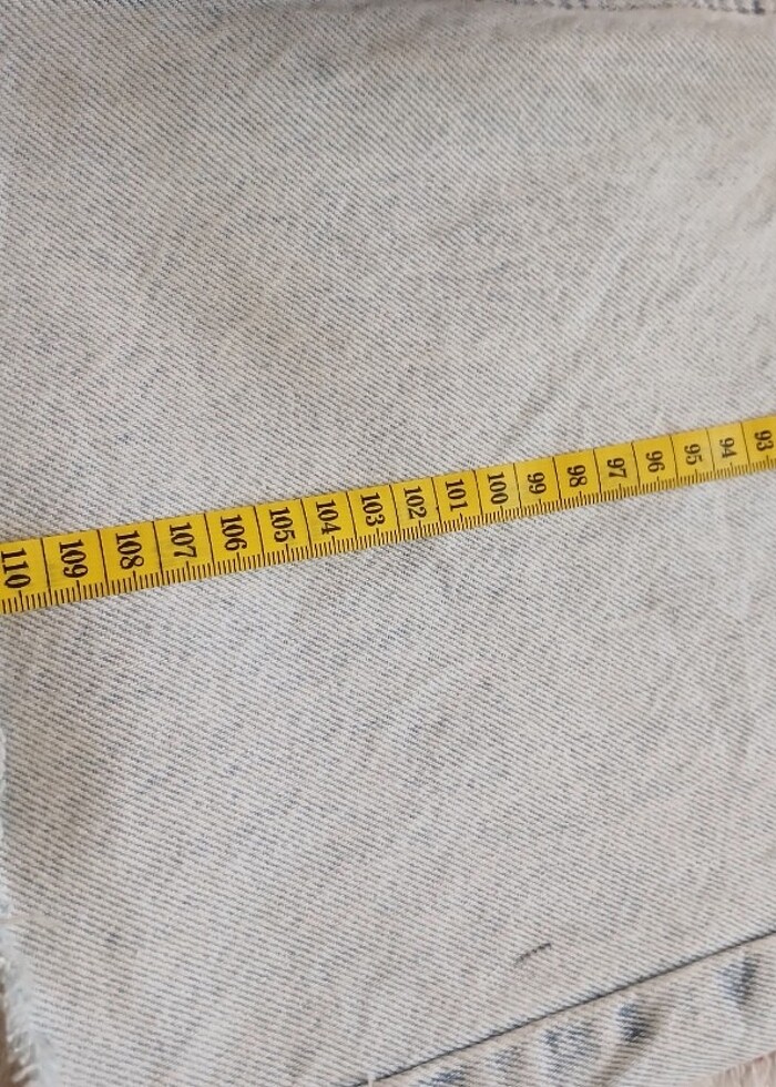 Yırtık kot pantolon - Görsel 3