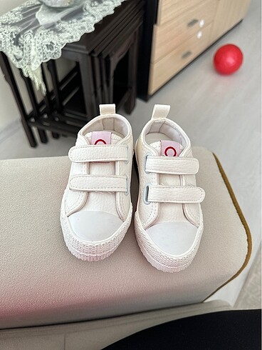 Bebek Benetton ayakkabı
