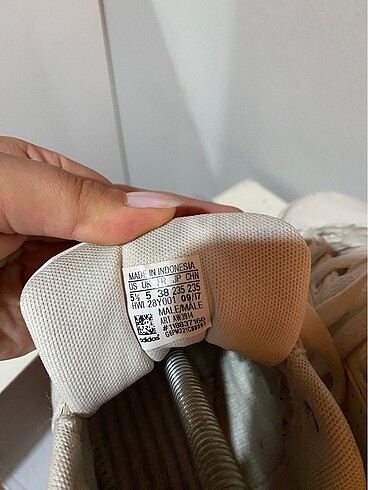 38 Beden beyaz Renk Adidas spor ayakkabı