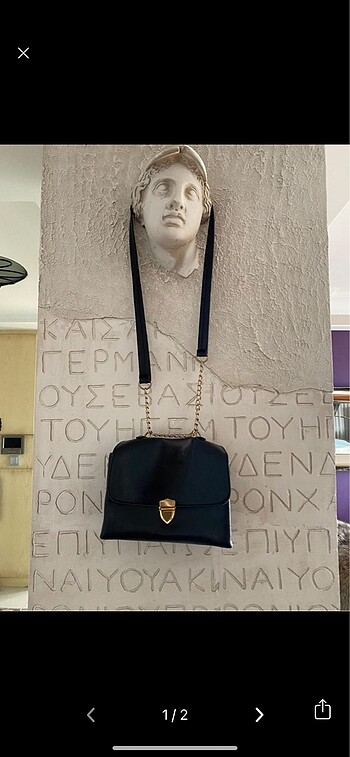 Siyah askılı çanta