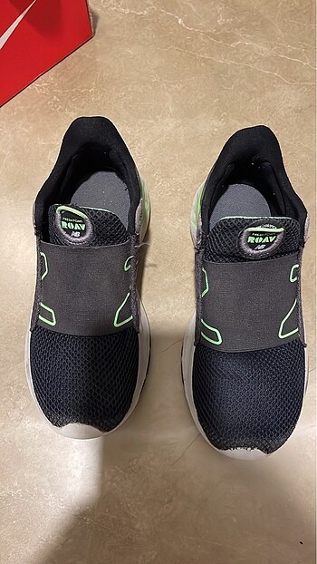 Bağcıksız ayakkabı new balance