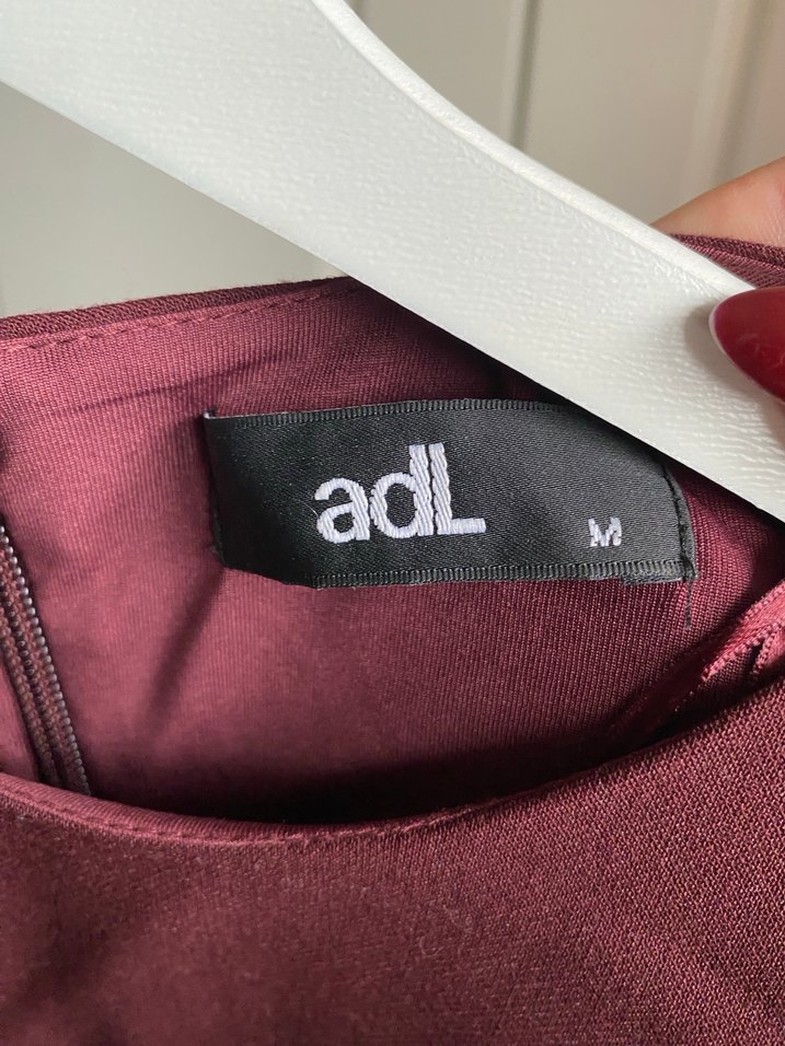 Kemer Detaylı Bordo Kadın Elbise - Görsel 4