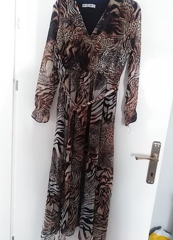 l Beden Leopar desenli elbise