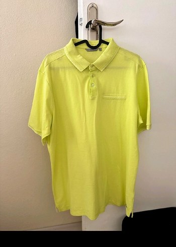 Sarı Düğmeli Polo Yaka Tişört - Görsel 2