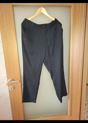Siyah Kemerli Kadın Kumaş Pantolon