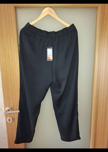 Siyah Kemerli Kadın Kumaş Pantolon - Görsel 2