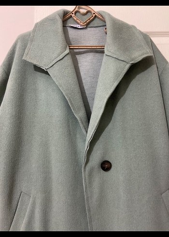 Oversize kesim, geniş yakalı kaban - Görsel 3