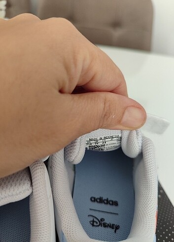 24 Beden beyaz Renk Adidas disney moana spor ayakkabı