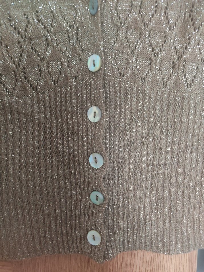 Bej V Yaka Örgü Hırka - Görsel 3