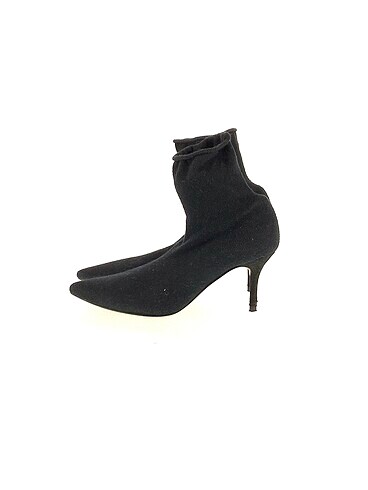 Zara Bot %70 İndirimli.