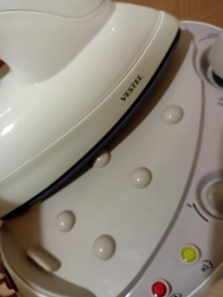 Vestel press 2000 Beyaz Buharlı Ütü - Görsel 3