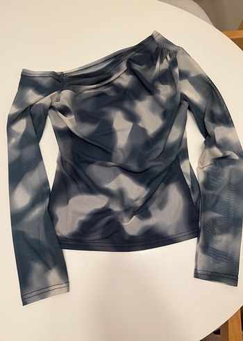 Gri Batik Desenli Uzun Kollu Straplez Bluz - Görsel 2