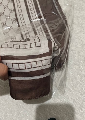 Kadın Kahverengi ve Gri Şal - Görsel 2