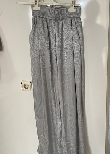 Gri Yılan Desenli takım - Görsel 3