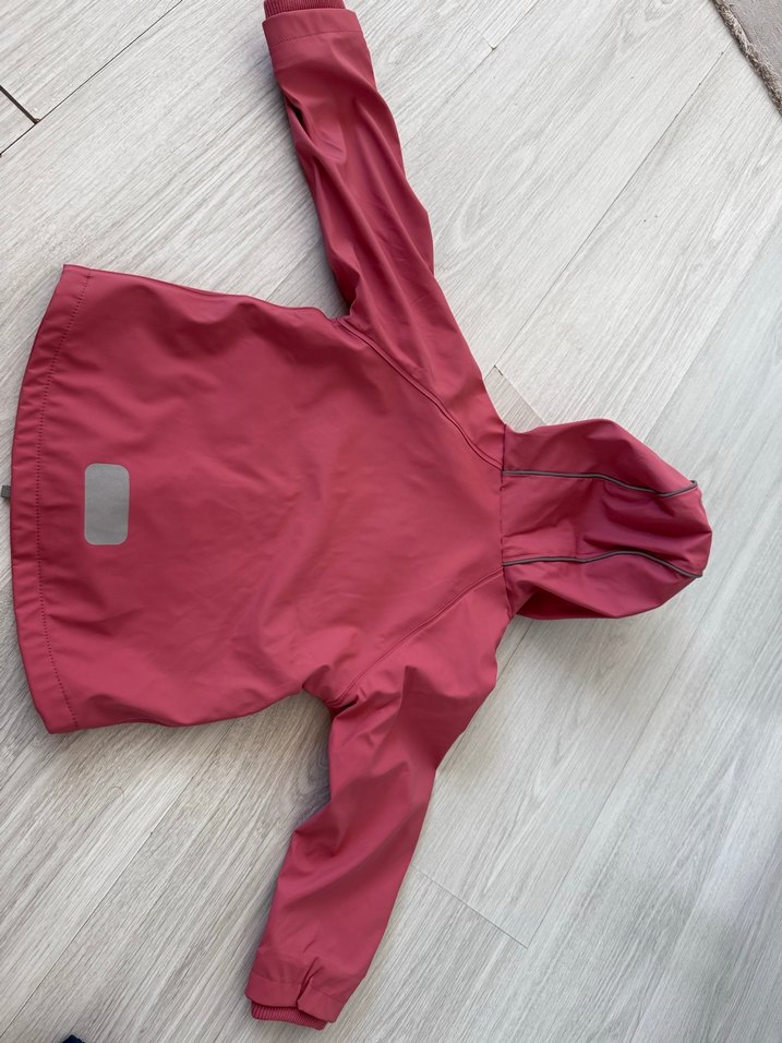 Kız Çocuk Kapüşonlu Koyu Pembe Yağmurluk - Görsel 4